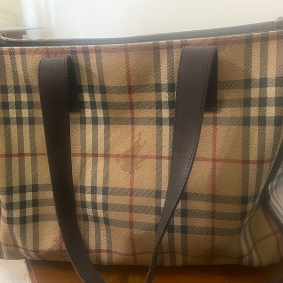 Authentic Burberry Large Purse - Picture 2 of 10